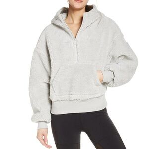 Alo yoga streetside Sherpa hoodie women’s size medium in dove grey